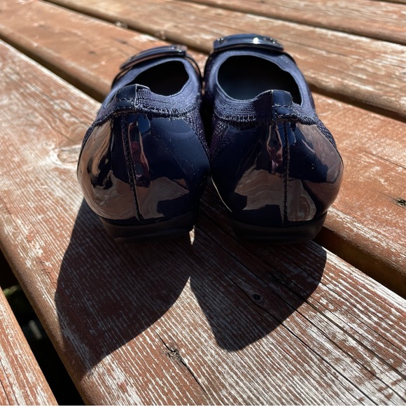 Anne Klein iFlex Navy Blue Flats - Picture 6 of 7